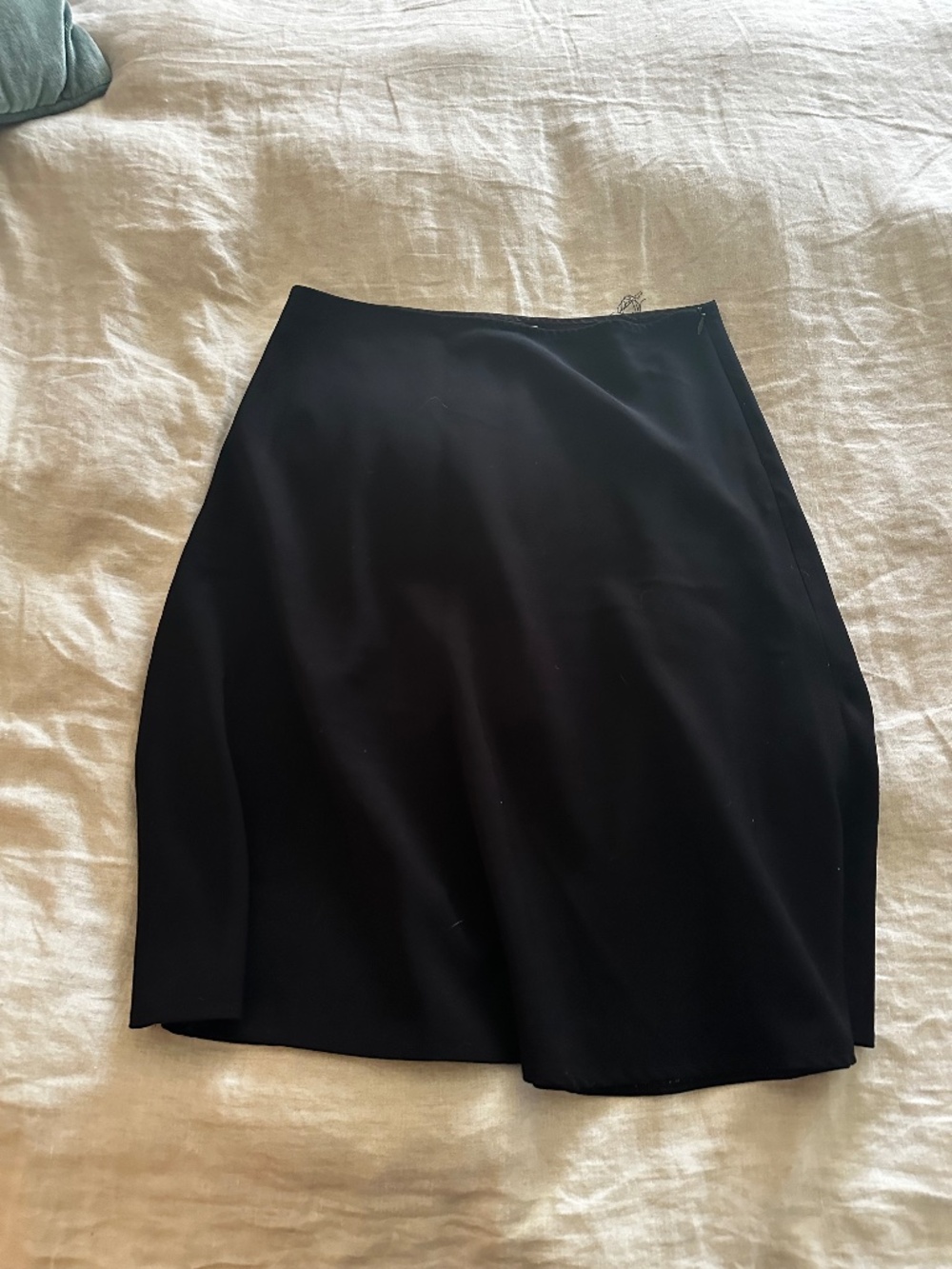 White House Black Market Classic Black A-Line Skirt – Size 10